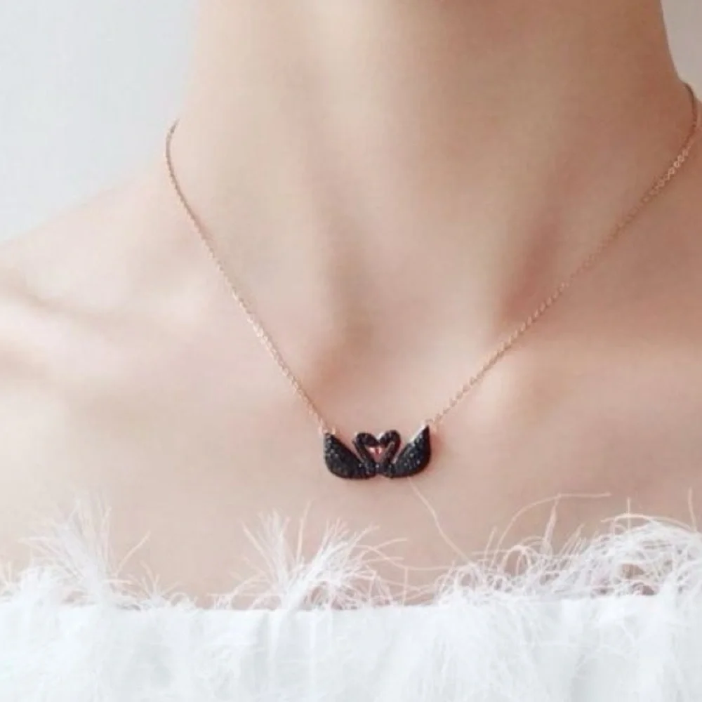 18K Rose Gold Black Swan Kiss Necklace Black Crystal Gemstone Bohemian No Fade - Picture 6 of 9